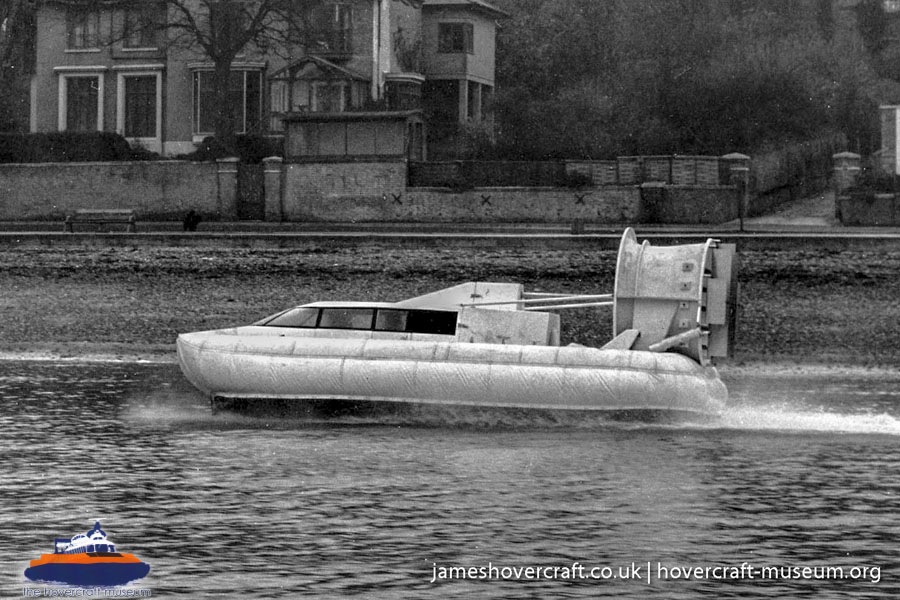 Unknown hovercraft -   (submitted by The <a href='http://www.hovercraft-museum.org/' target='_blank'>Hovercraft Museum Trust</a>).